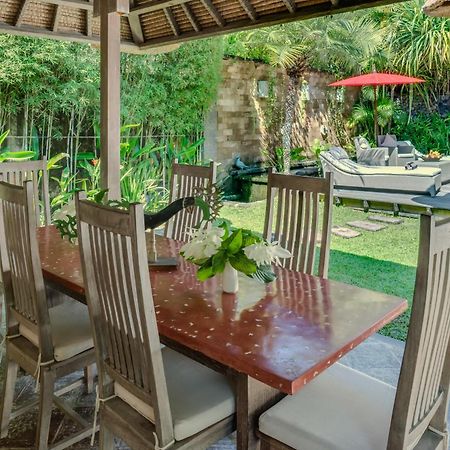 Villa Tirta Naga Bali Семиняк Екстериор снимка