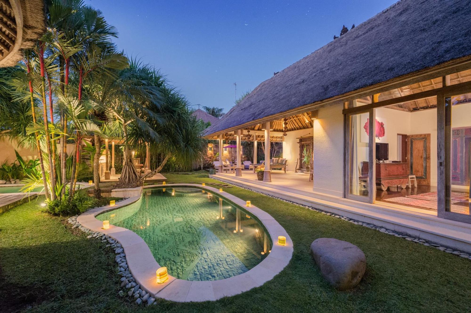 Villa Tirta Naga Bali Семиняк Екстериор снимка