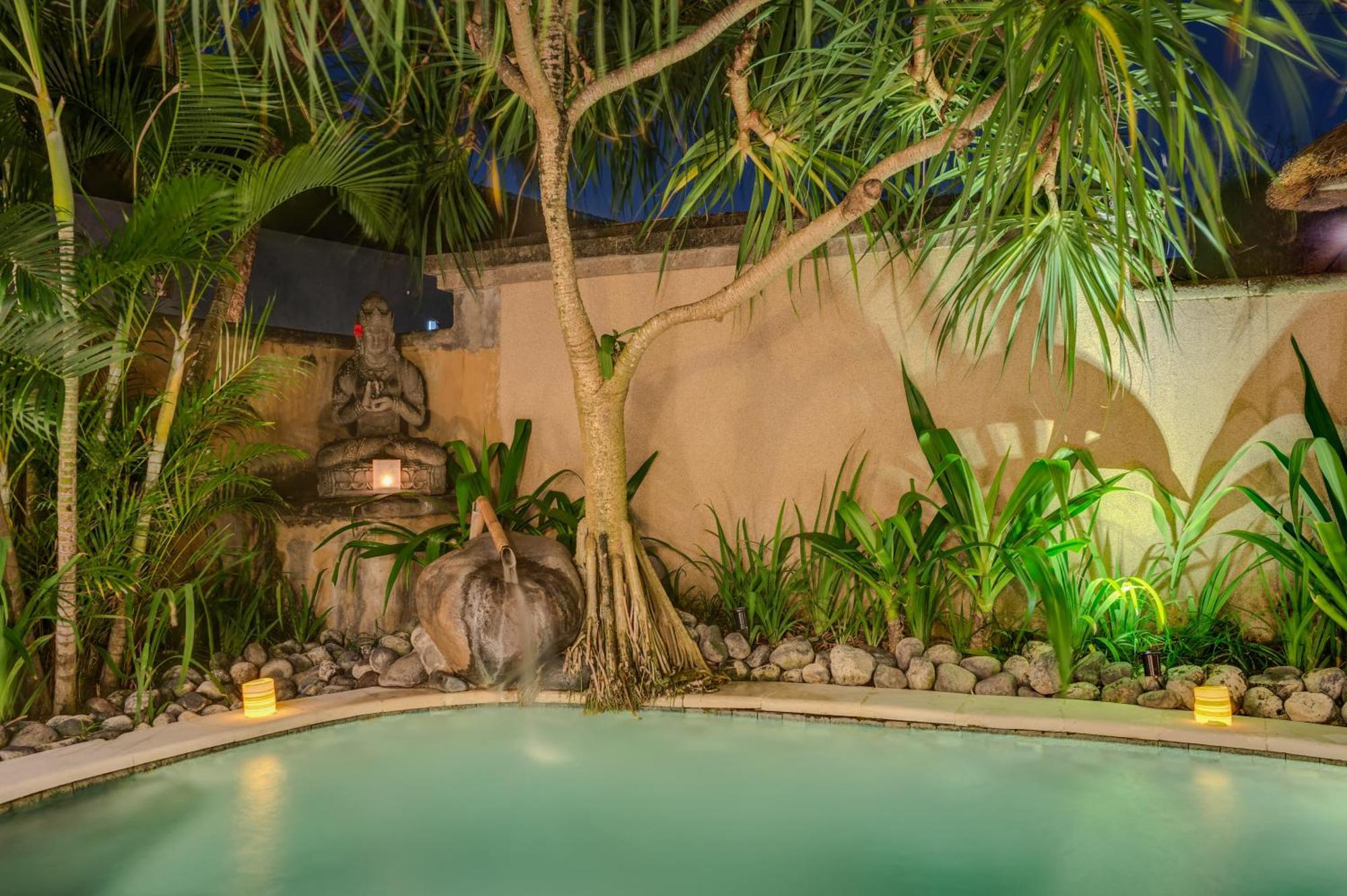 Villa Tirta Naga Bali Семиняк Екстериор снимка