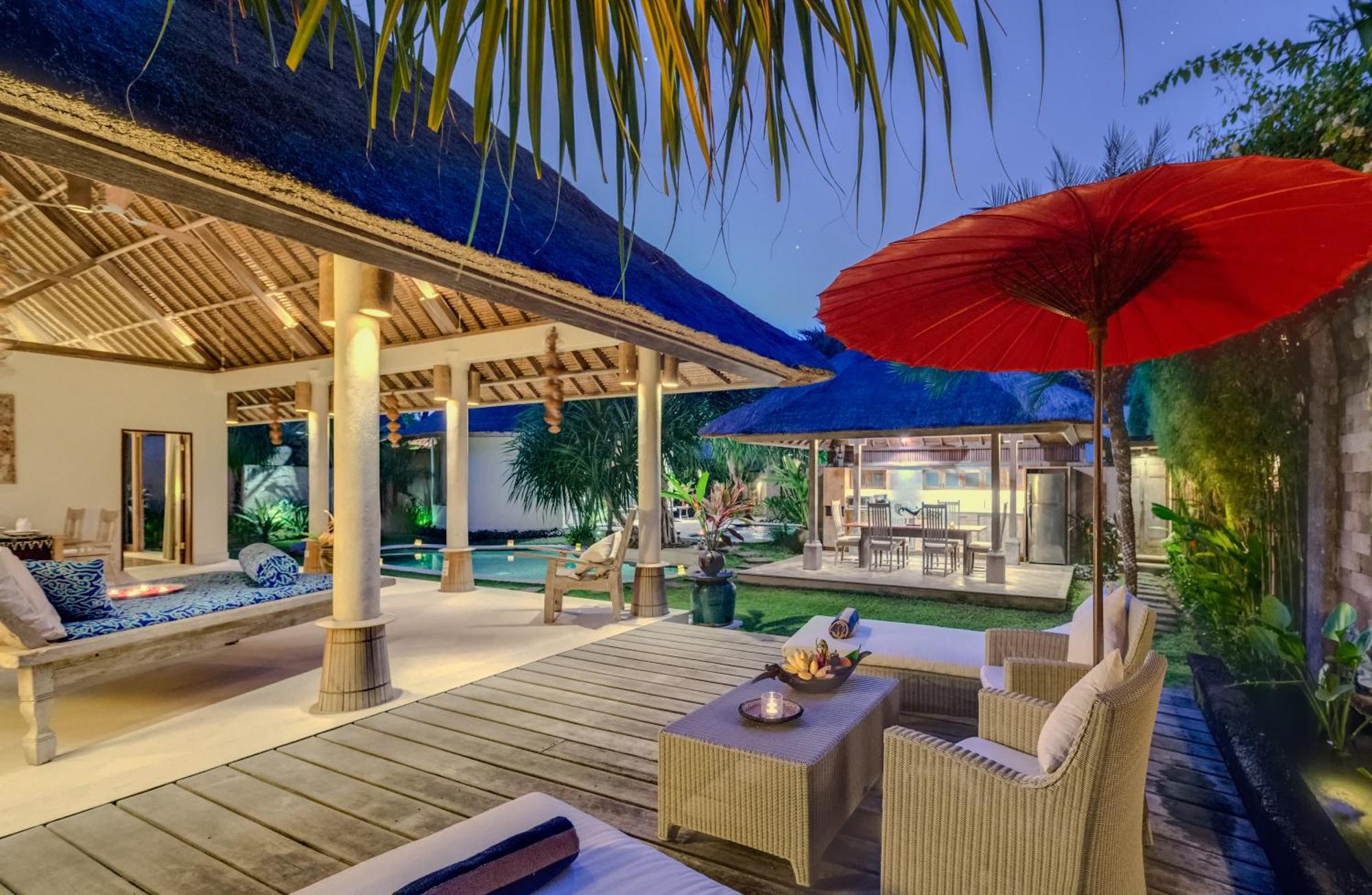 Villa Tirta Naga Bali Семиняк Екстериор снимка