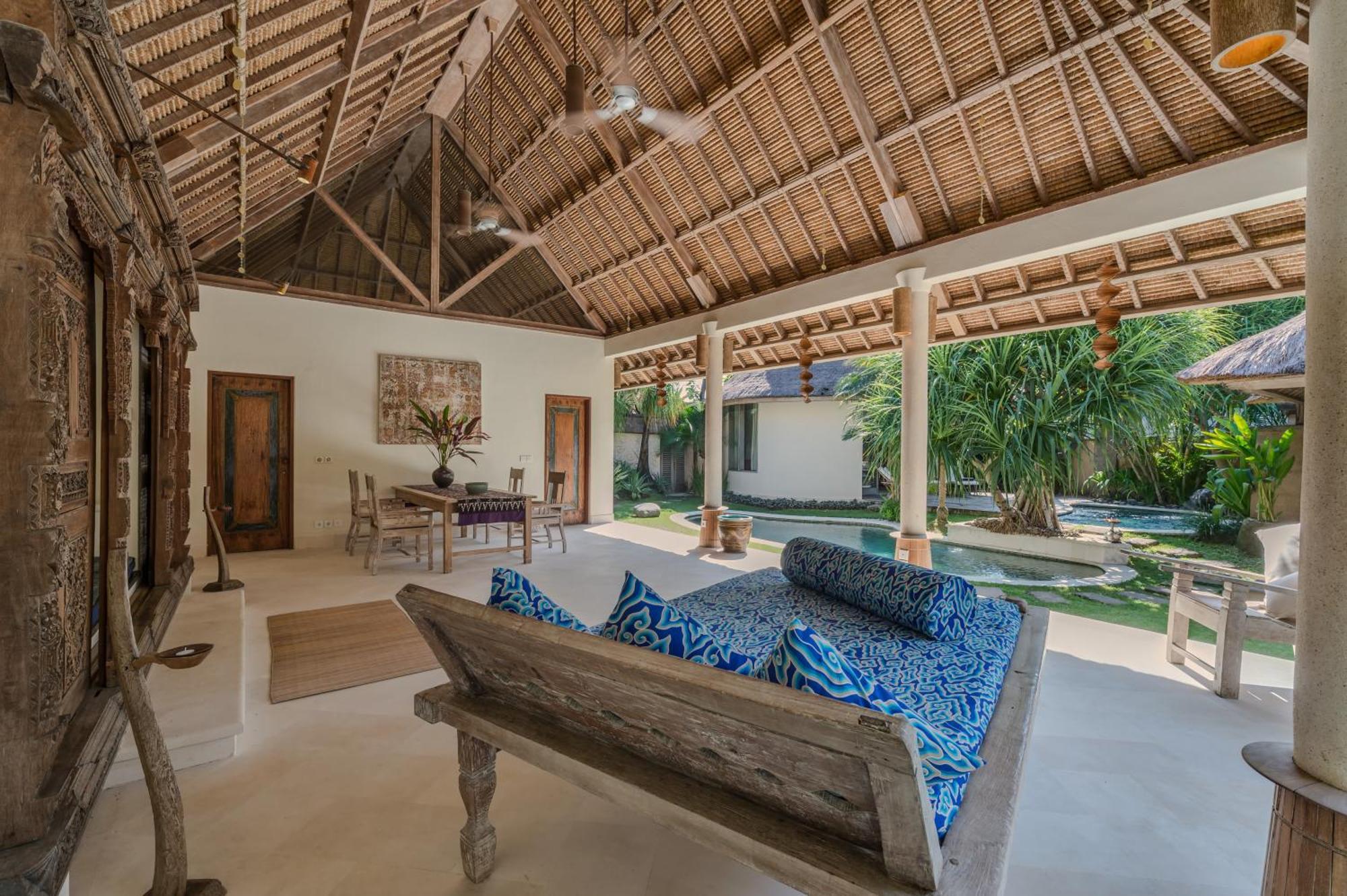 Villa Tirta Naga Bali Семиняк Екстериор снимка