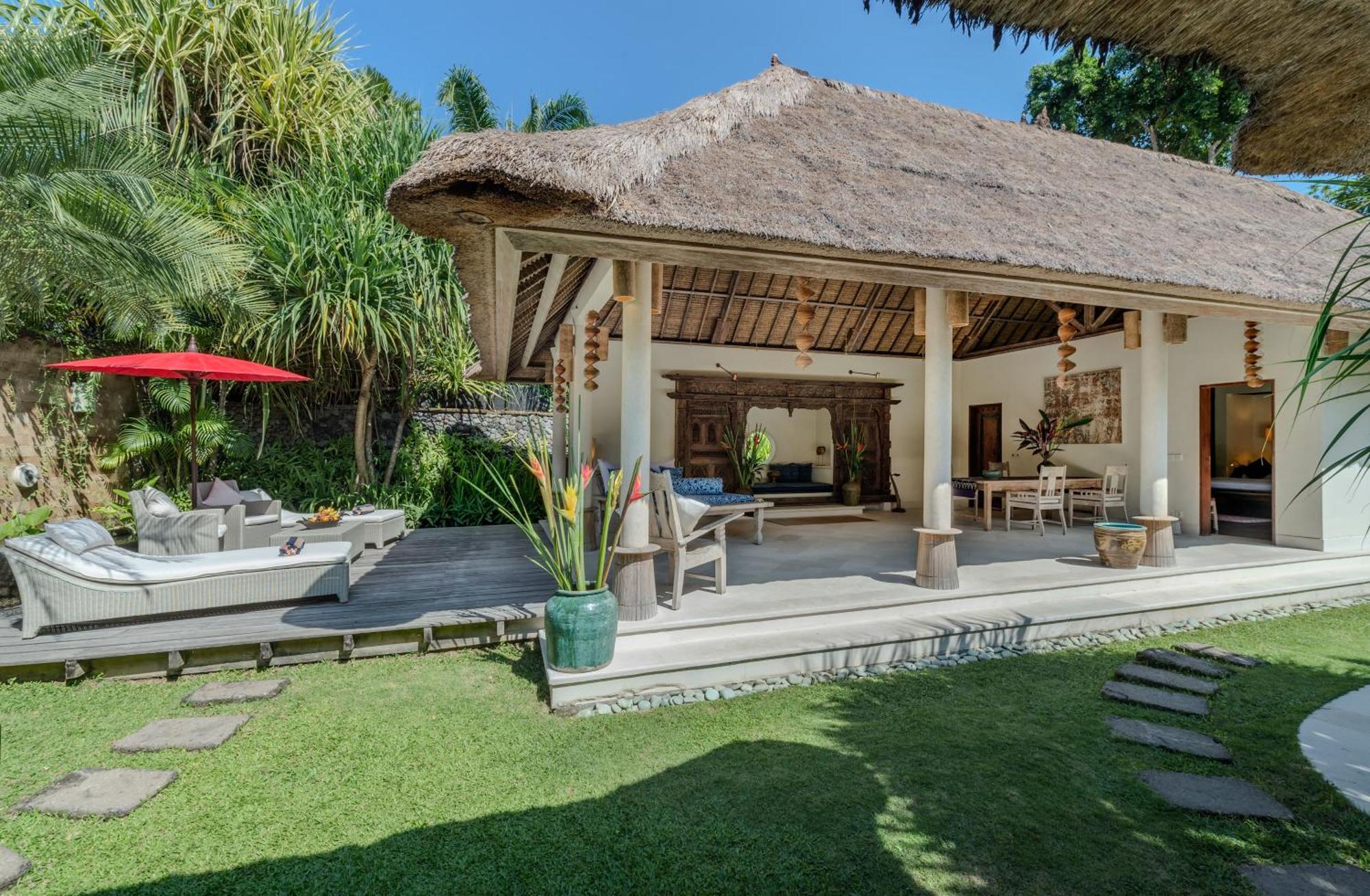 Villa Tirta Naga Bali Семиняк Екстериор снимка