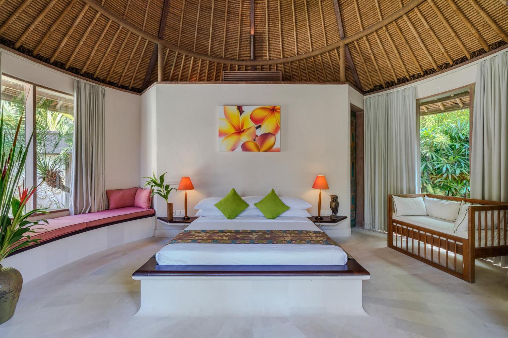 Villa Tirta Naga Bali Семиняк Екстериор снимка