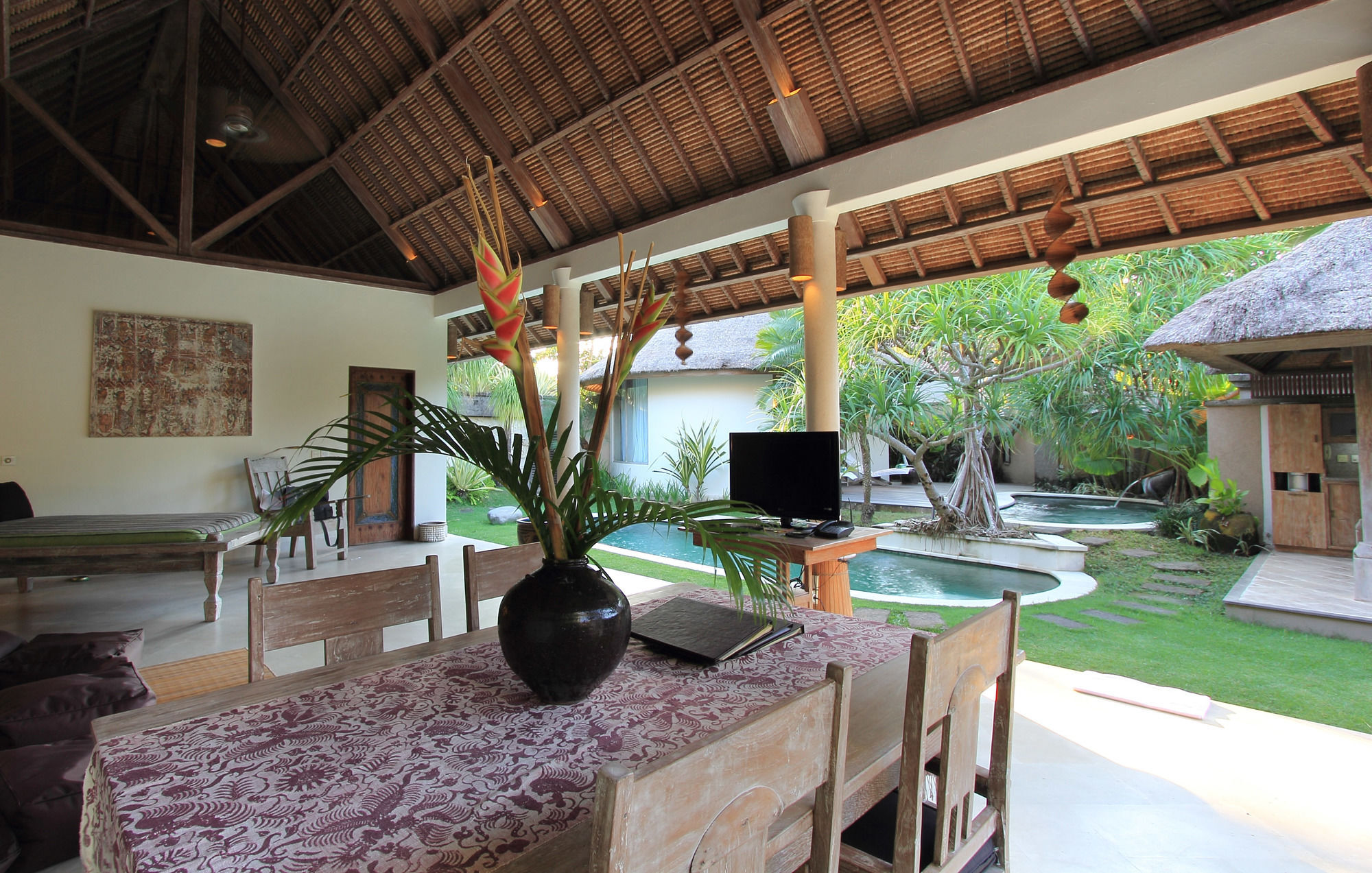 Villa Tirta Naga Bali Семиняк Екстериор снимка