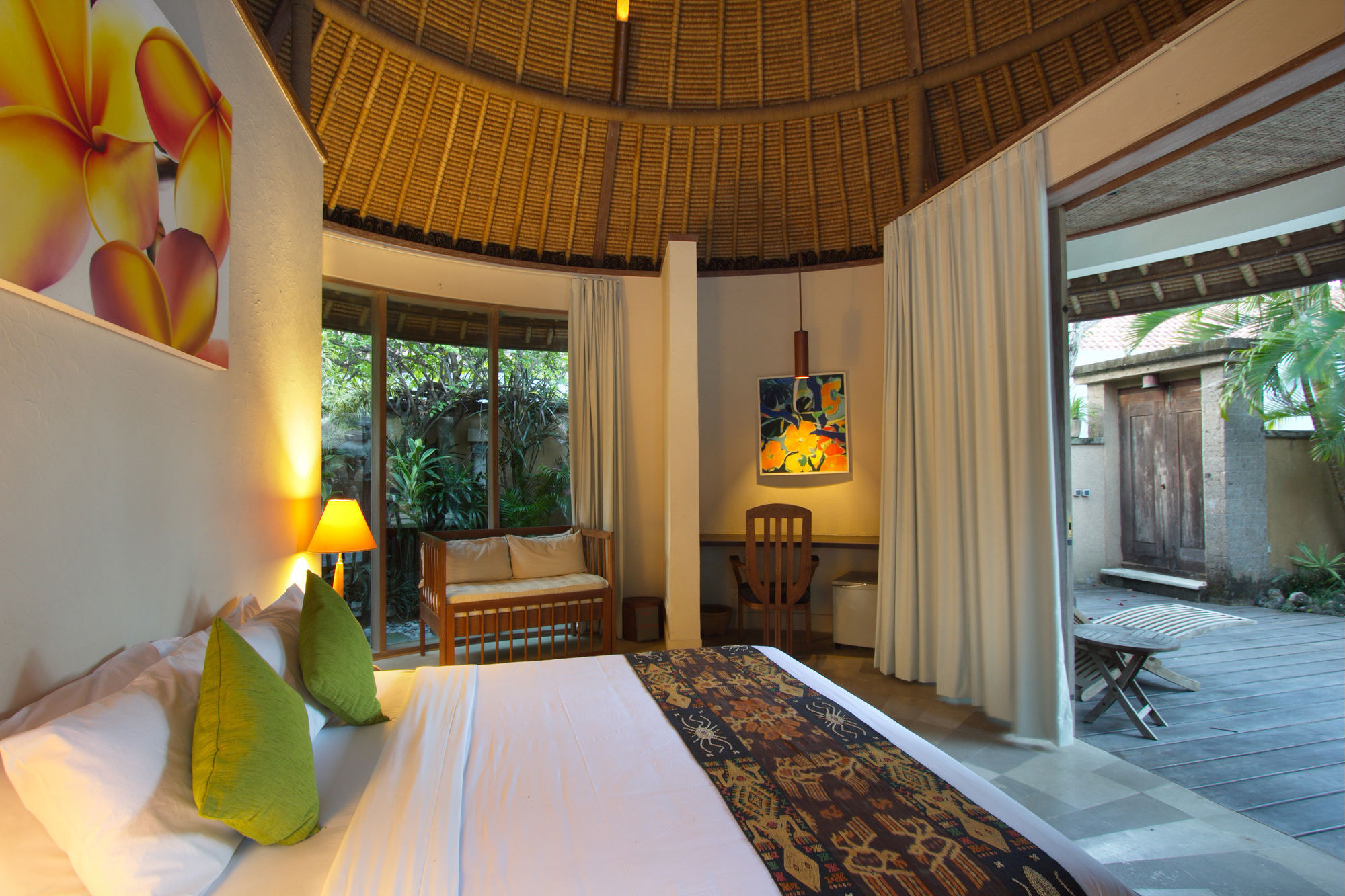 Villa Tirta Naga Bali Семиняк Екстериор снимка